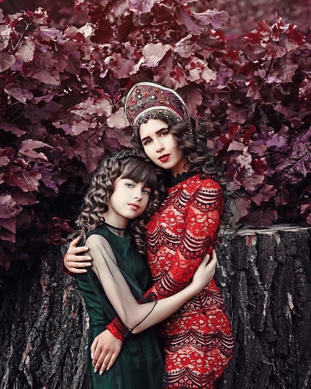 осен., сказка, красивые девушки, русский стиль, гламур, фешн, мода, багряный, кокошник, портрет, брюнетка, шатенка, красный, зеленый, цвет, единение, красота, прелесть, парк, ***photo preview