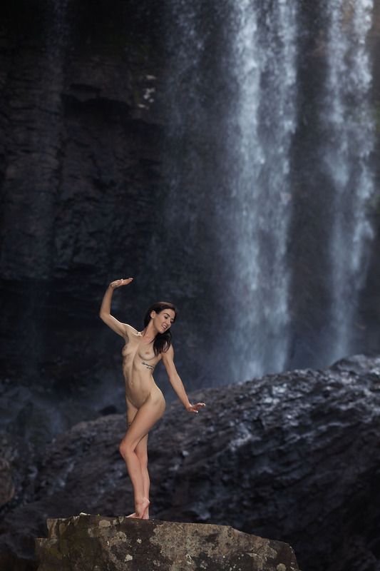 ausralia, queensland, bridget, waterfall, nude, artnude, nature Zillie Fallsphoto preview
