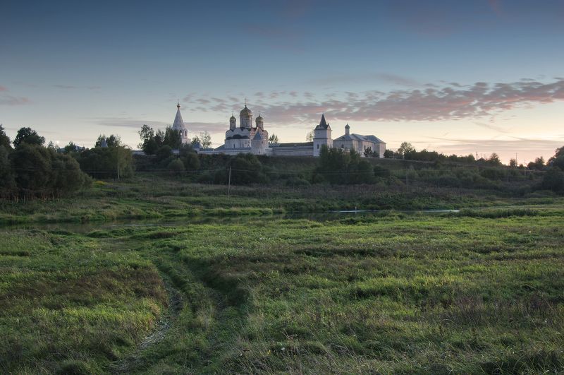 монастырь,река,осень,закат,небо,природа,православие Осенний вечерphoto preview