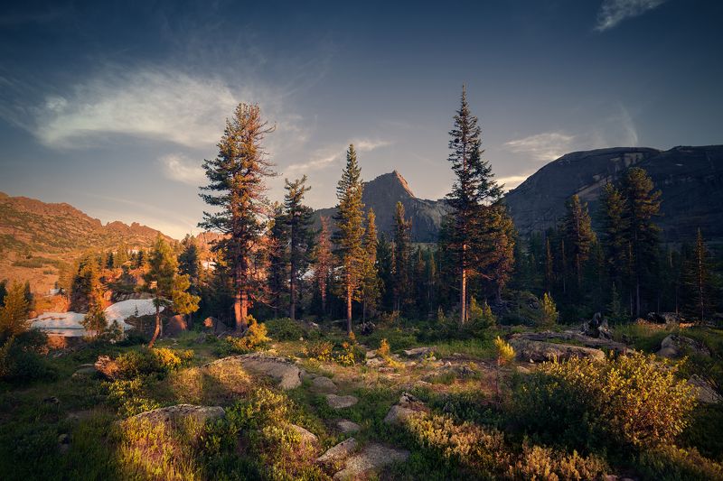 пейзаж, природа, вечер, деревья, озеро, горы, скалы, камни, теплый, большой, высокий, красивая, красноярский, край, хребет, ергаки, сибирь, саяны, лазурное Лазурноеphoto preview