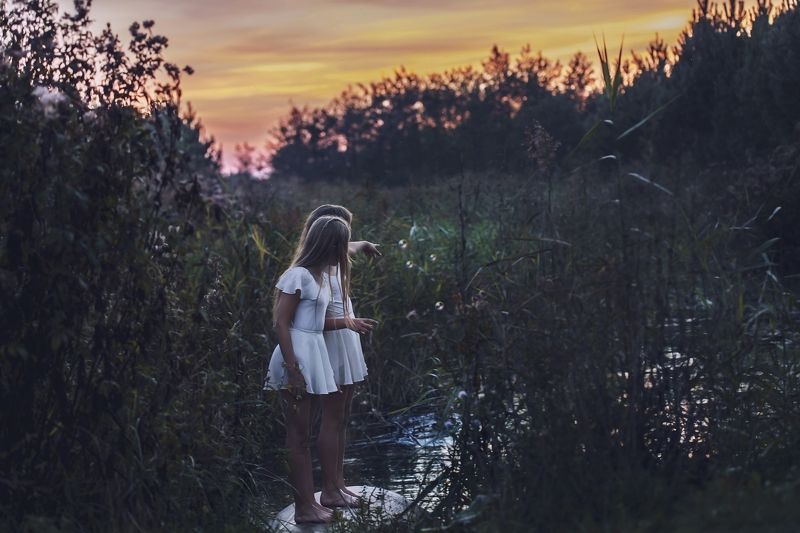 girl, west, sun, pond, frends End of the summerphoto preview