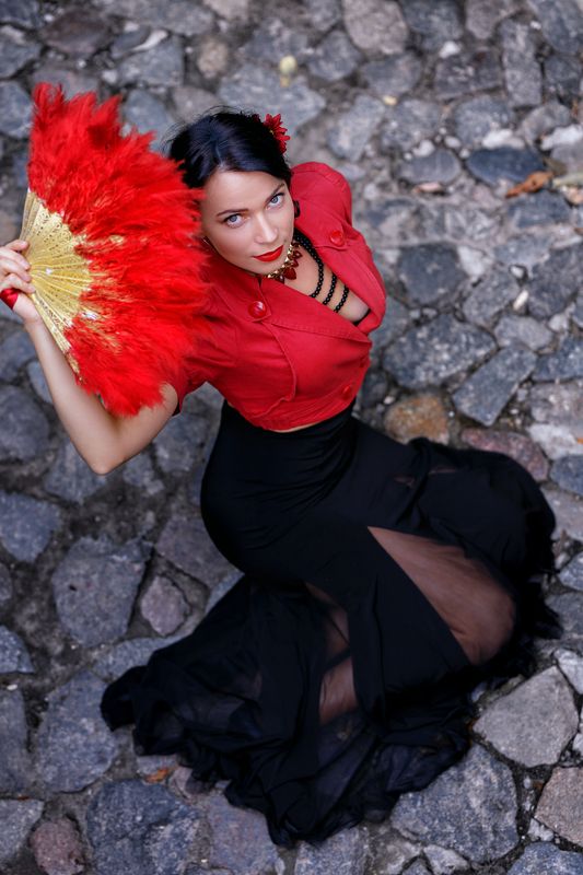 girl, dance, flamenco, spain, fan, black and red, wine, grapes, sangria, theater, actress After Flamencophoto preview