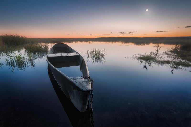 water sky moon boat mood poland podlasie biebrza Before Cranes start their song...photo preview