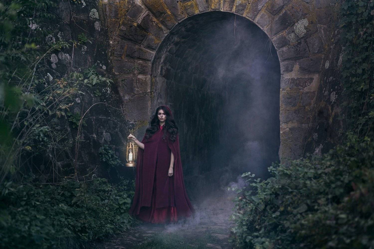 девушка, туман, сказка, сказочная фотосессия, фонарь, капюшон, тоннель, Биличенко Оксана