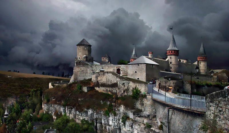 украина, замок, каменец-подольский,гроза Предгрозовое-громовое в Каменец-Подольскеphoto preview