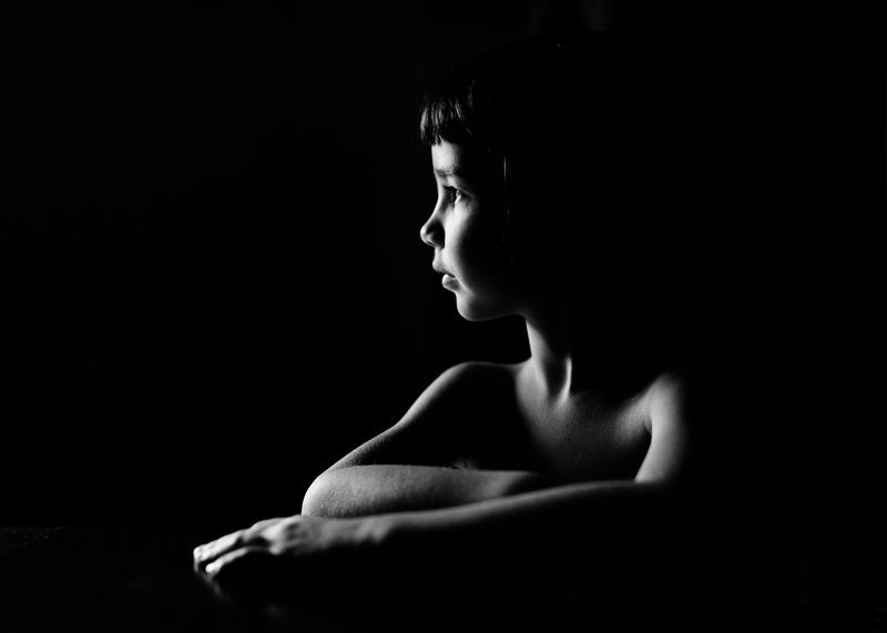 портрет девочка ребенок черно-бело фото Фатияphoto preview