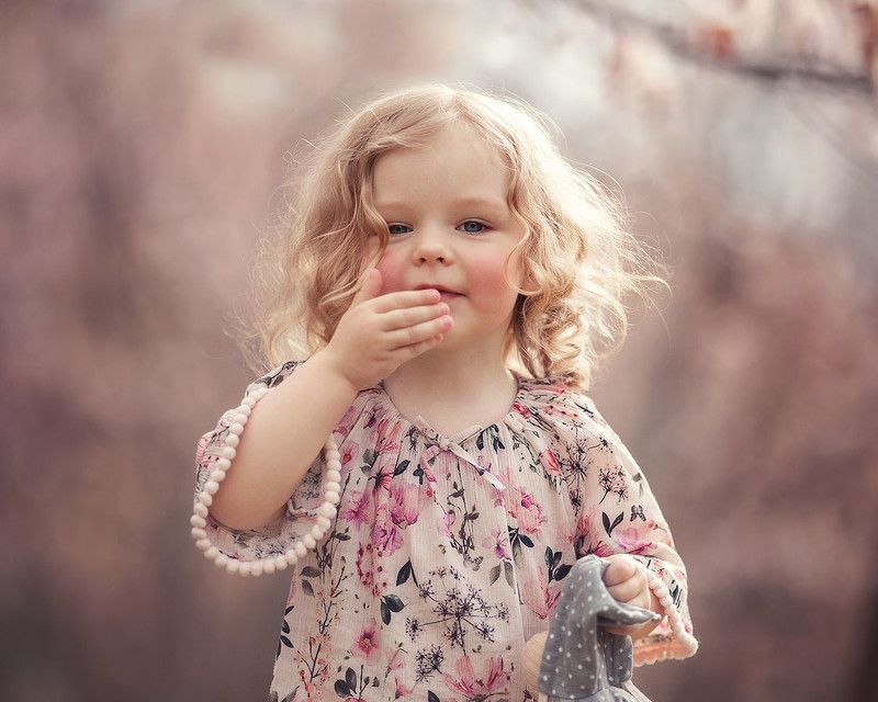 Kiss of Bulkaphoto preview