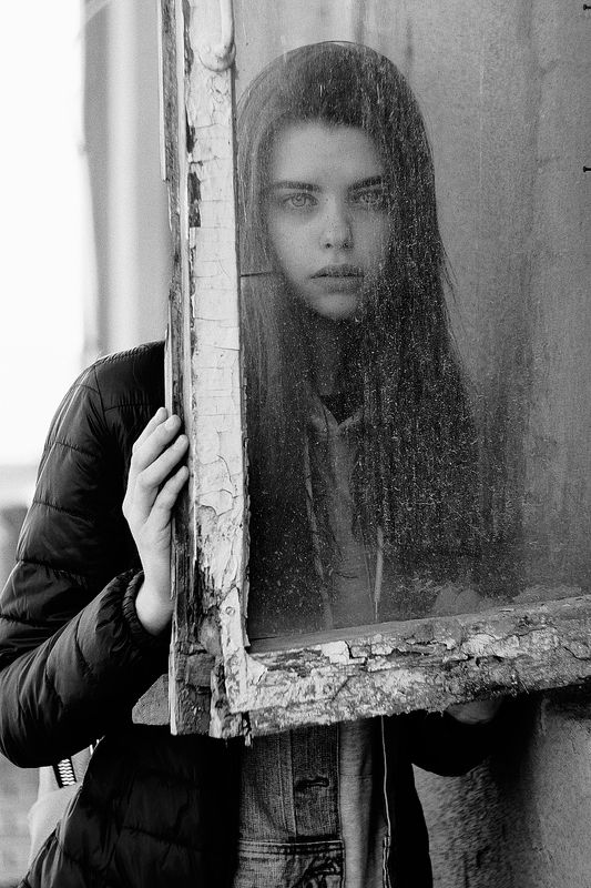 ч/б, монохром, портрет, девушка Окноphoto preview