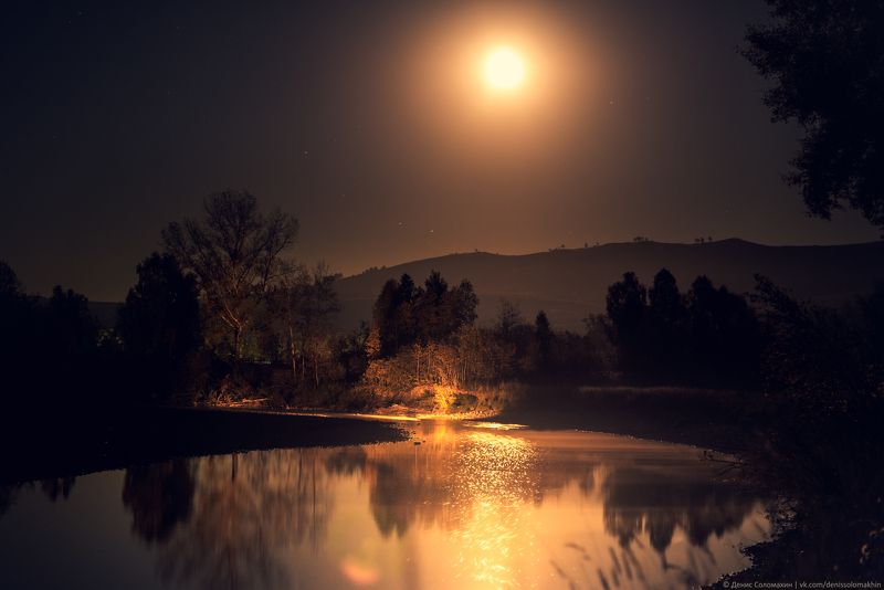 #landscape #light #yellow #autumn #altai #russia #siberia #river #nikon #nikond750 #katun #moon #gold #night #moonlight #пейзаж #свет #желтый #осень #алтай #россия #река #никон #riverside #берегреки Лунное золотоphoto preview