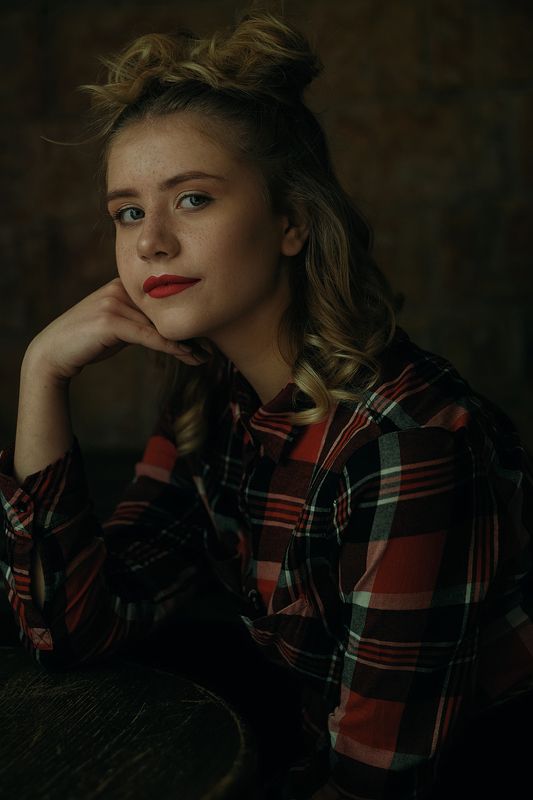 Девушкаphoto preview