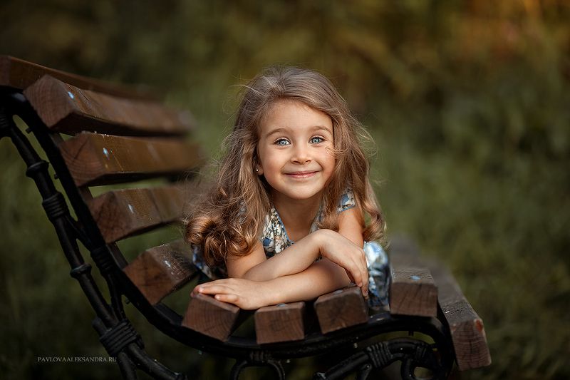 девочка уличнаяфотосессия лето photo preview