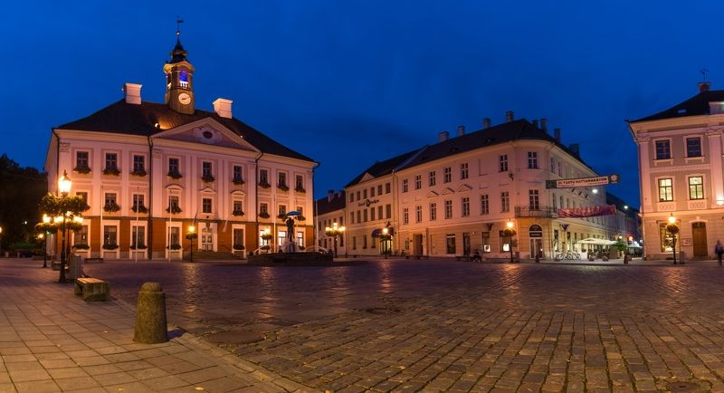 Эстония, Тарту, Eesti, Estonia, Tartu, вечер, площадь Ратушная площадьphoto preview