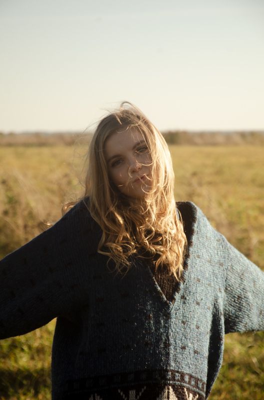 portrait,girl,beautiful,autumn,fashion,screative,shine,девушка,портрет,осень,октябрь,october,color,field,beautifulgirl,illustration,fashiongirl,autumn2018,осень2018,креатив,white,wastelan,пустошь,red,yellow,autumnmood,sun,autumn sun,осеннеесолнце. autumn sunphoto preview