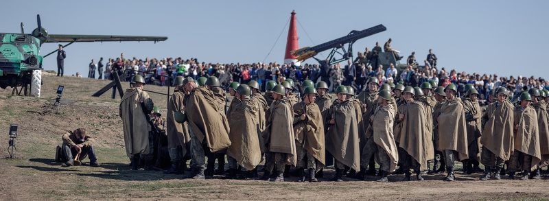 таманский полуостров, земля таманская, реконструкция боя, солдаты Немного кадров с Дня освобождения Таманского полуострова фото превью