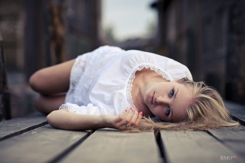 behind blue eyesphoto preview