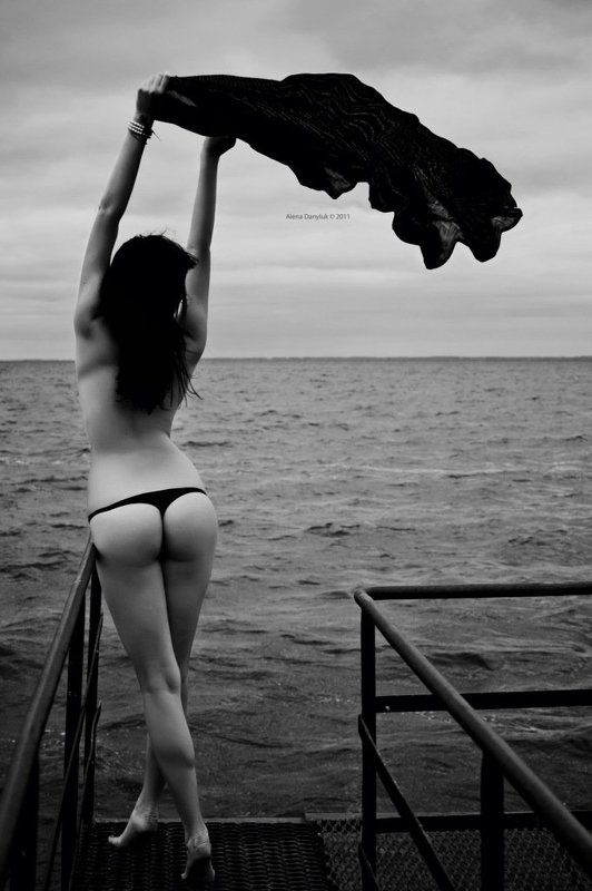 Только ветер шепчет: «Молчи, Про любовь ...photo preview