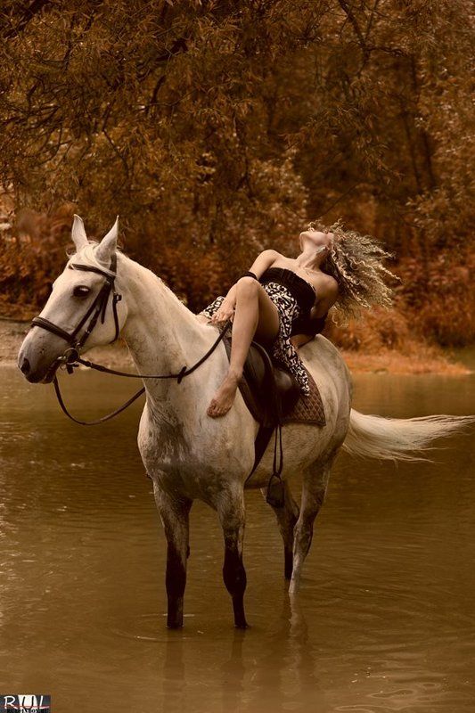 лошадь, девушка, модель, природа, деревья, река, вода Прогулка верхомphoto preview