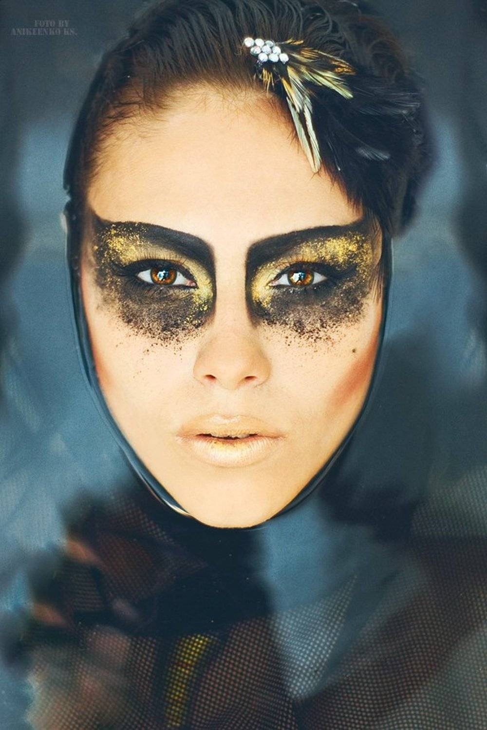 look at me. Автор: V.K. , V.K.