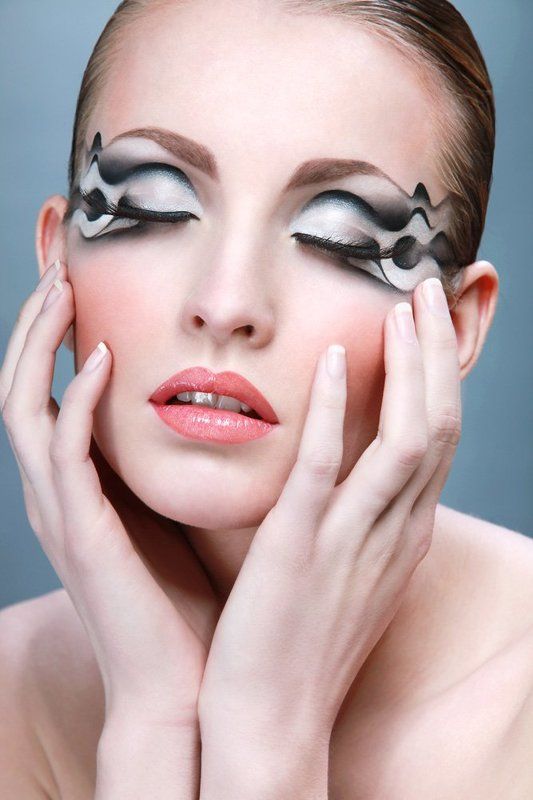 Фантазия . Визажист ́ Ирина Иенсен. Модель ́ Генриетта Ховphoto preview