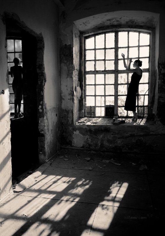 а в каждом окне своя жизнь, свой мир...photo preview