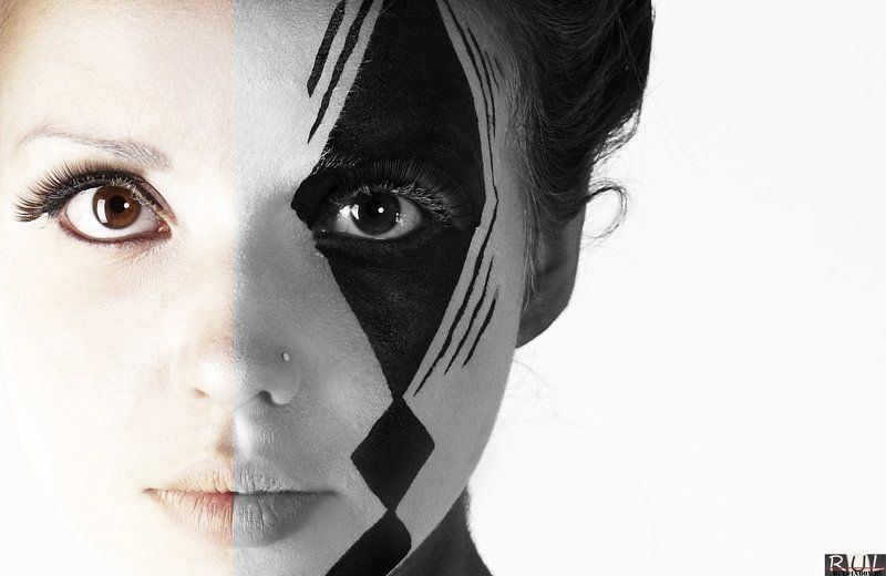 боди-арт, фейс-арт, девушка, модель, портрет, студия, импульсный, свет Взгляд из-за кулисphoto preview