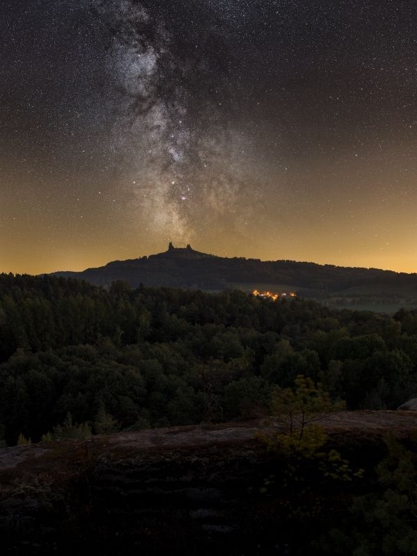 sigma, trosky, castle, milkyway, nighscape,stars Two night watchersphoto preview