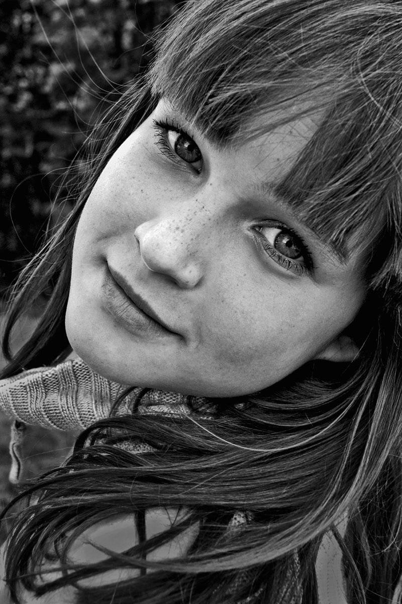 девушка, улыбка, глаза, взгляд, чб, апатиты, Николай Смоляк