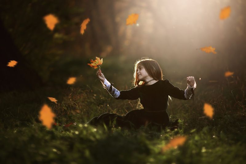 детский портрет, осень, желтые листья, дети в кадре, художественный портрет, художественный детский портрет, свет, блик, листья, осенние листья Магия Осениphoto preview