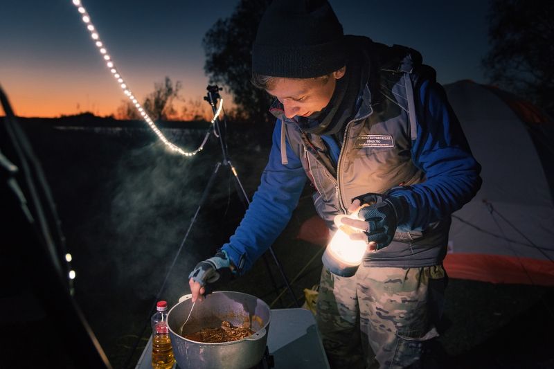 #travelling #traveling #rgs #hike #adventure #altai #altaikrai #geographer #traveler #travel #camp #kitchen #fieldkitchen #autumn #географ #полеваякухня #поход #алтай #колыванскоеозеро #алтайскийкрай #чистыескалы #путешествие #приключение Некабинетный географphoto preview