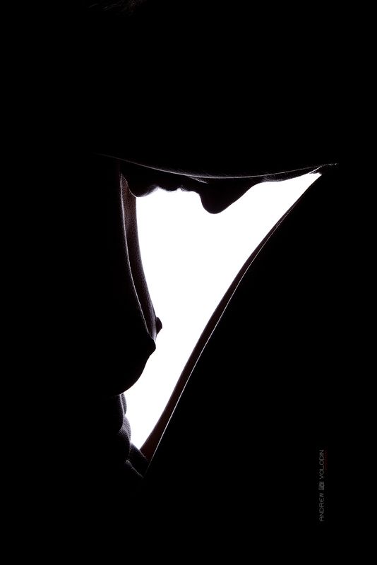 девушка контур котровой свет тень силуэт грудь Светphoto preview