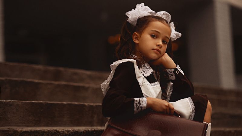 возле школыphoto preview