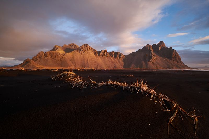 iceland,frozen,glacier,lake,winter,bird,forms,stokksnes,mountain,sunset,sunrise Stokksnesphoto preview