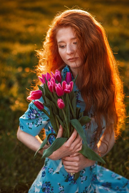 portrait woman redhair backlight  Tulipphoto preview