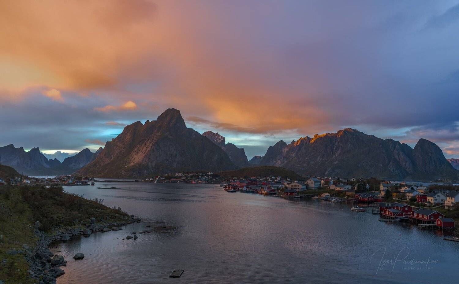 Оранжевое небо.... Автор: Игорь Приданников reine, norway, lofoten islands, orange sky, sunset, sea, Игорь Приданников