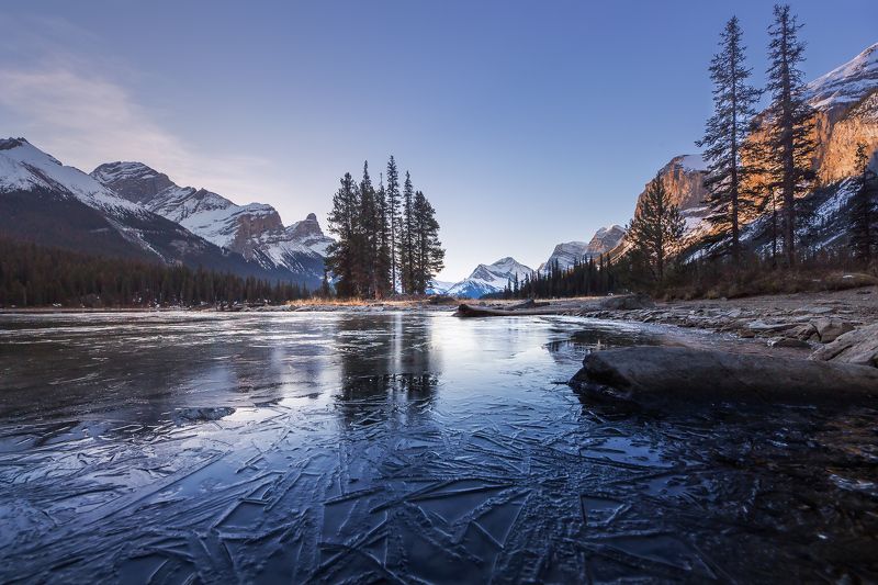 jasper, spirit, island, moraine, lake, ice, trees ПЕРВЫЙ ЛЕДphoto preview