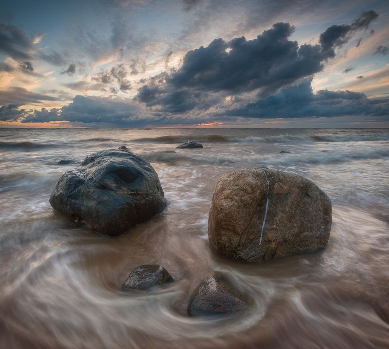 #saulkrasti #latvijasdaba #latvia #latvijasskati #latvija #landscape #visitlatvia #visitsaulkrasti #nikon #longexposure #leefilters #summer #seascape #landscape #sea #photography #lpm Saulkrasti after stormphoto preview