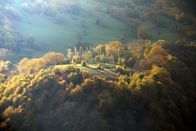 азербайджан , село ,  природа , ущелье , лагич горы осень кавказ Кавказ золотая осень .photo preview