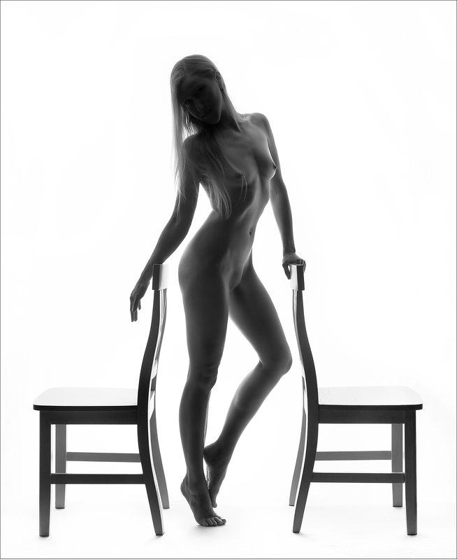 Между двумя стульями.photo preview