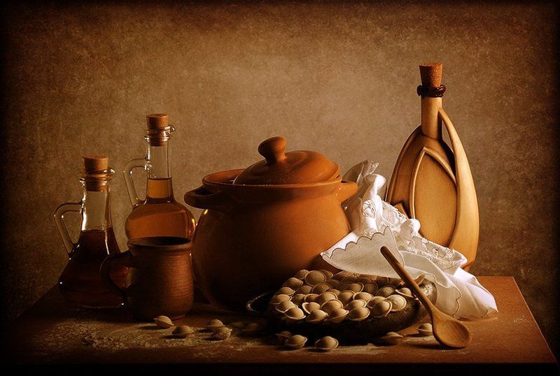 funtry, olga kovtun, photo, still life, бутылки, кастрюля, ложка, масло, мука, натюрморт, пельмени, салфетка, фотонатюрморт, чашка Пельмешкиphoto preview