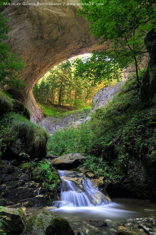 Chudnite mostovephoto preview