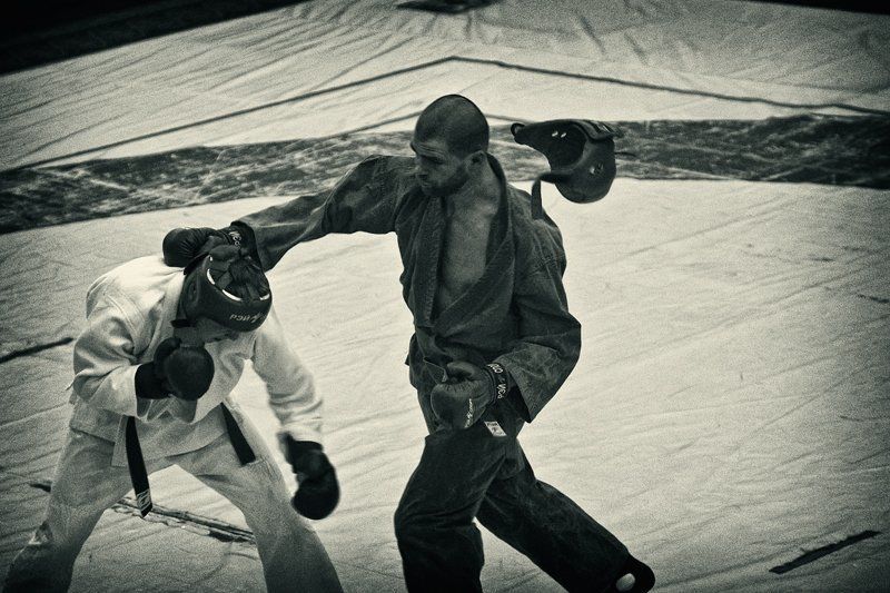 рукопашный бой, спорт, соревнования, магадан Мгновенье до победыphoto preview