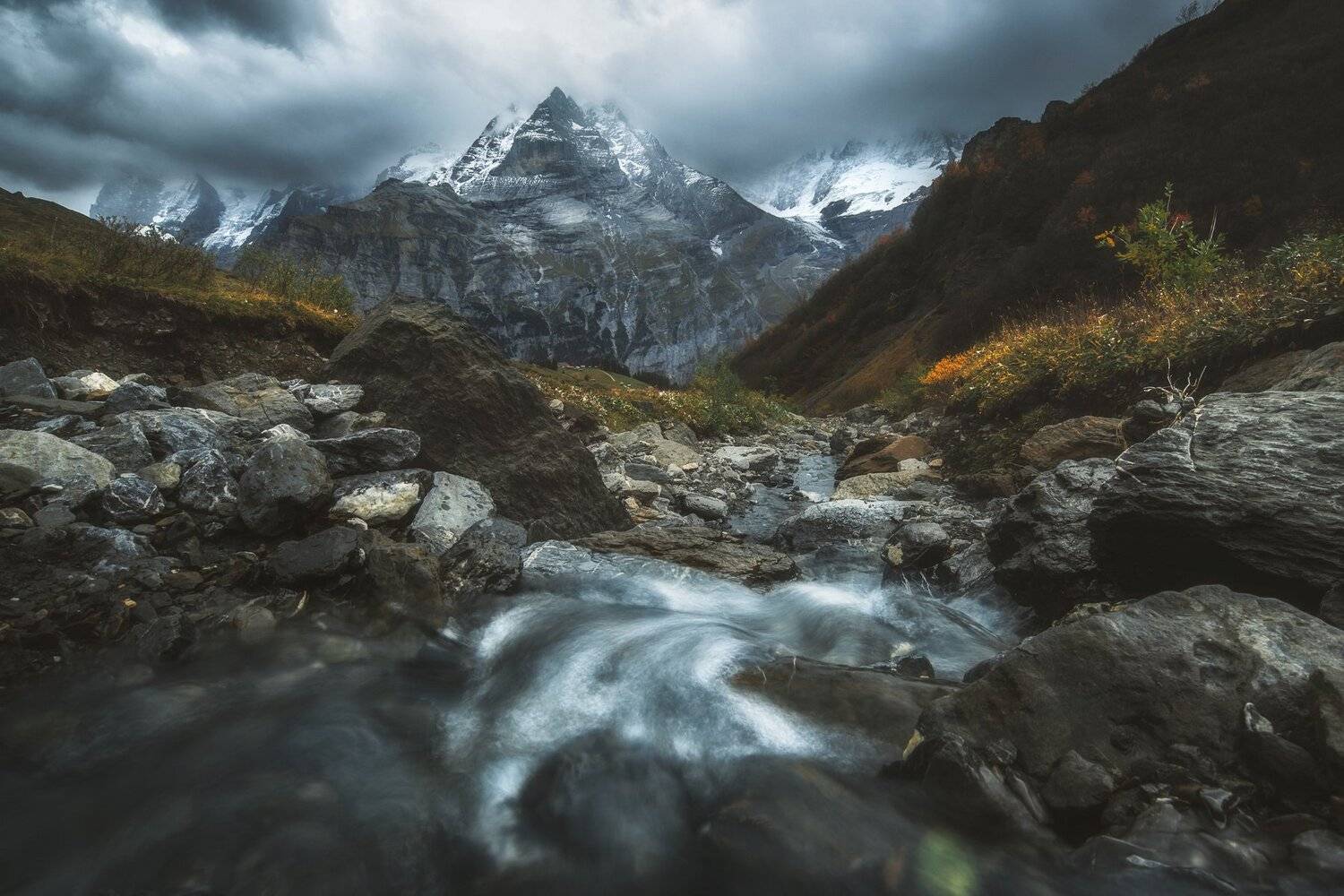 Jungfrau. Автор: Olegs Bucis landscape,mountains,river,clouds,travel, Olegs Bucis