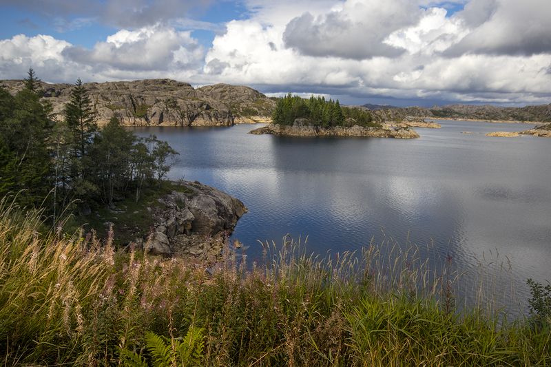 норвегия На крутом берегуphoto preview