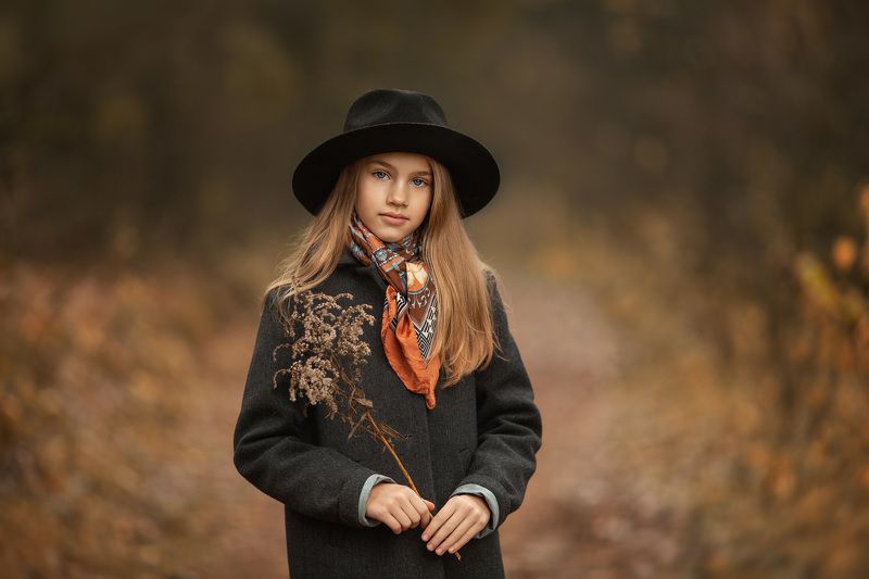девочка-осеньphoto preview