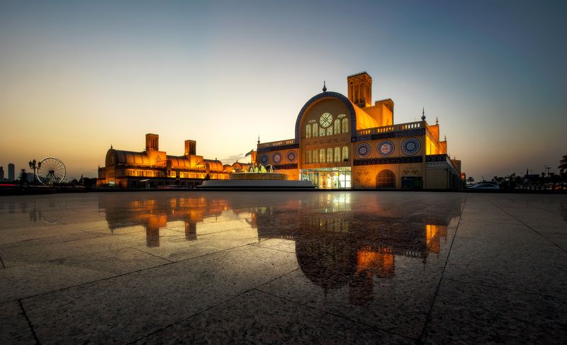 пейзаж, отражение, закат Вечерний рынок Шарджи фото превью