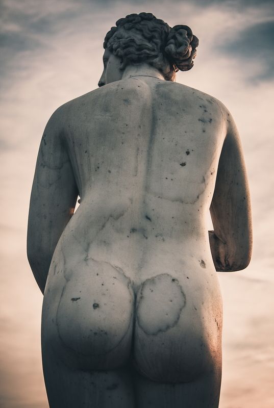 женственность, женщина, женщины, скульптура, скульптуры, статуя вид сзадиphoto preview