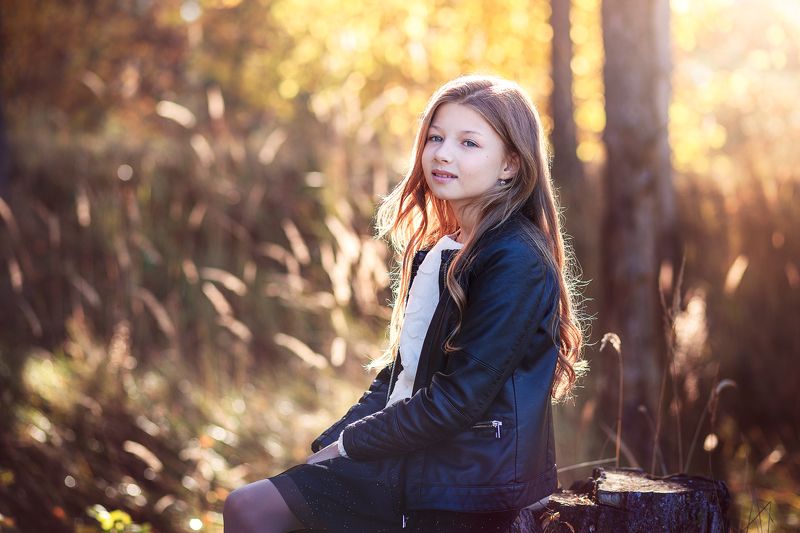 Прогулка в осеннем лесуphoto preview