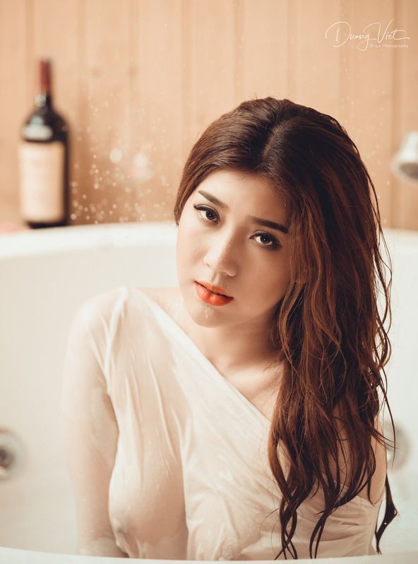 Lonely Girlphoto preview