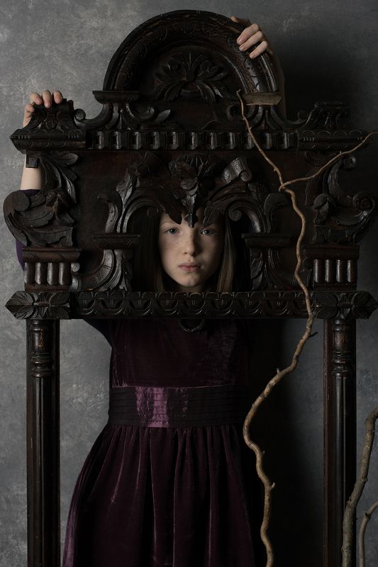 portrait, girl, child, dark, photo, grange, vintage, leaves, autumn Маринаphoto preview