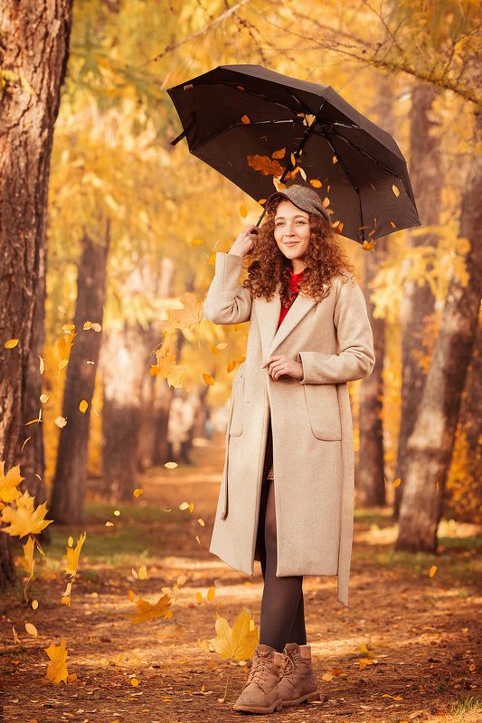девушка, осень, листья, оранжевый, желтый, модель, красота, пальто, зонт, аллея, парк, кудри, волосы Лизаphoto preview
